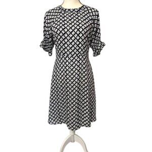 2/$30 Banana Republic Black & White Short Sleeve Round Neck Dress Size 4 #2291